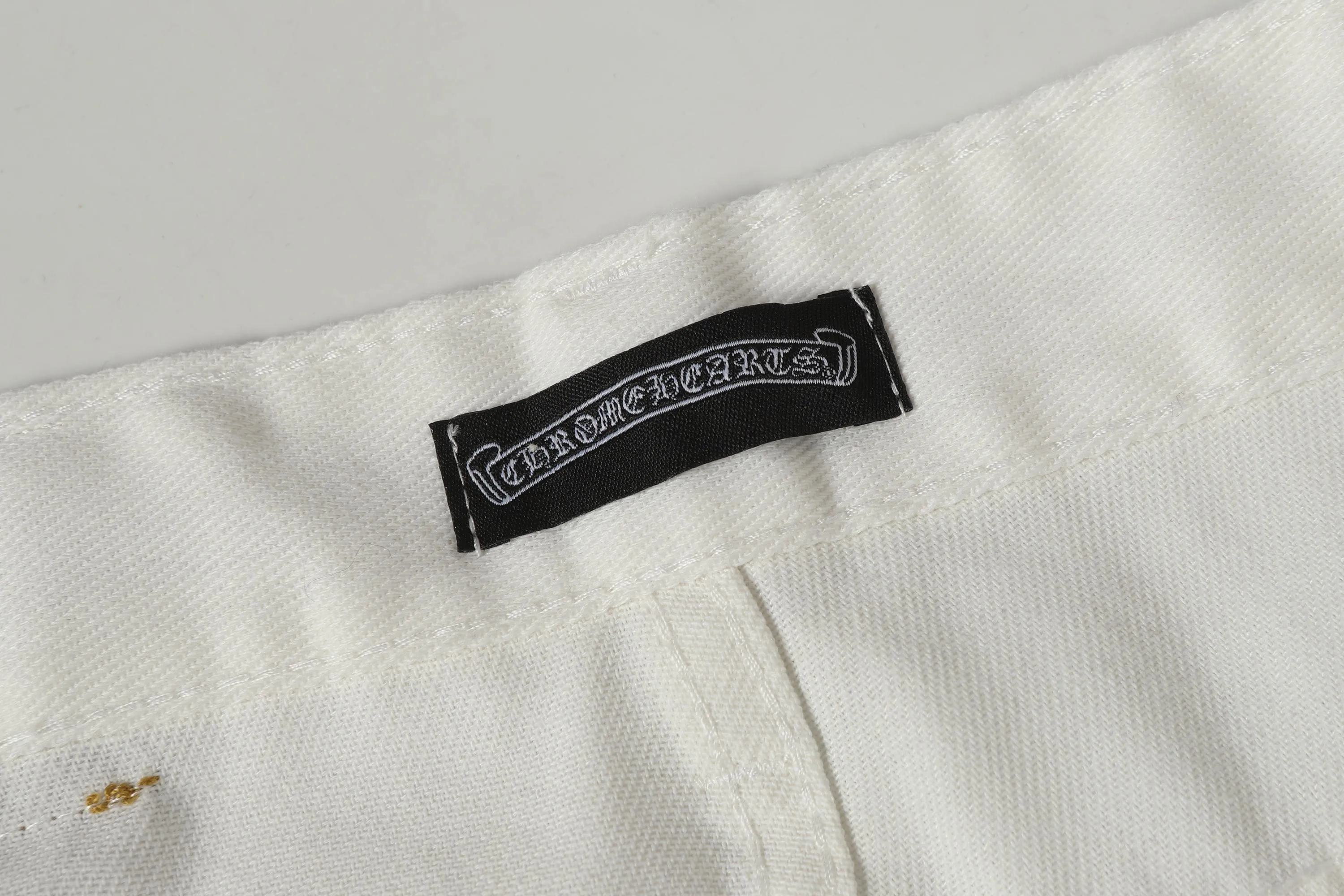 P256 Actual photo [High quality] Code: LH590 Color: Picture color Size: S to XXXL - Chrome Hearts/Chrome Hearts classic white cow series colored leather cross washed color cloth unisex denim trousers - Vibe style straight stacked god-level version - carbon fine bias denim color cloth - old vintage complete set of hardware - Chrome Hearts white cow series high version uses high ounce custom fabrics, enzyme washing and soft color fixation It is soft and thick to wear. The details are all made by hand-polished craftsmanship. All-over jacquard fabrics. Unique design style. Multiple processes to create a full retro feel. Niche unique non-colliding shirts. Customized distressed spray-painted buttons. Craftsmanship in every detail. Size Pants length Waist Hips Unit cm S 98 68 100 M 99 72 104 L 100 76 108 XL 101 80 112 XXL 102 84 116 XXL 103 88 120
